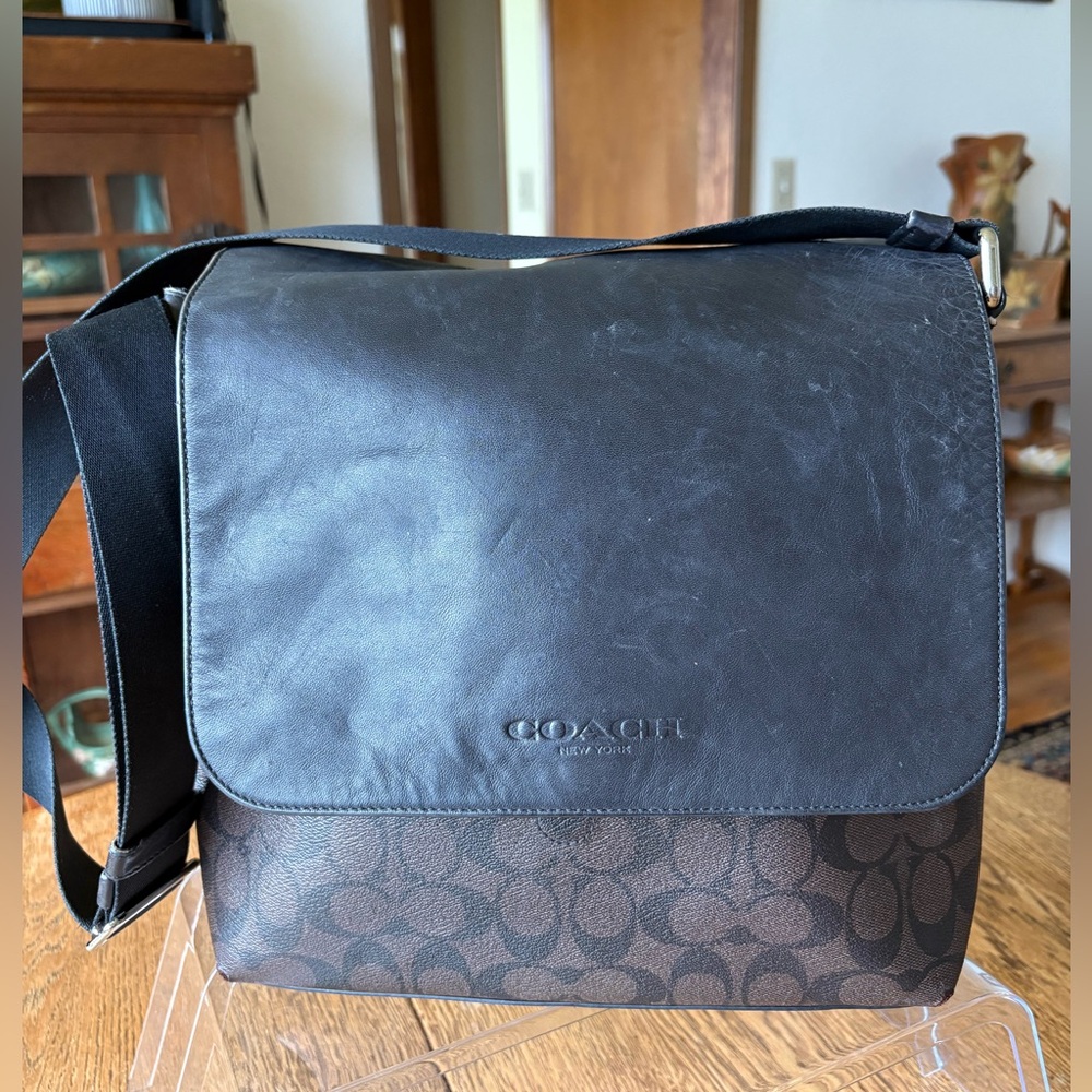 Coach Sullivan, small messenger canvas signature logo brown and black